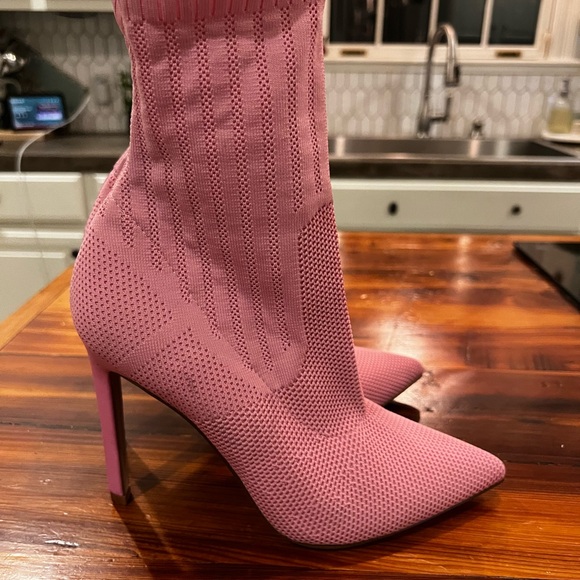 NWOB Steve Madden pink knit stiletto booties - Picture 5 of 8